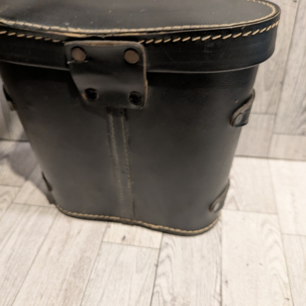 Classic Black Binoculars with Hard Case - Picture 16 of 16